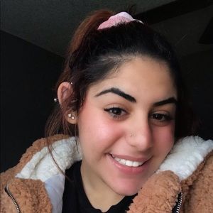 Meet your Posher, Maya